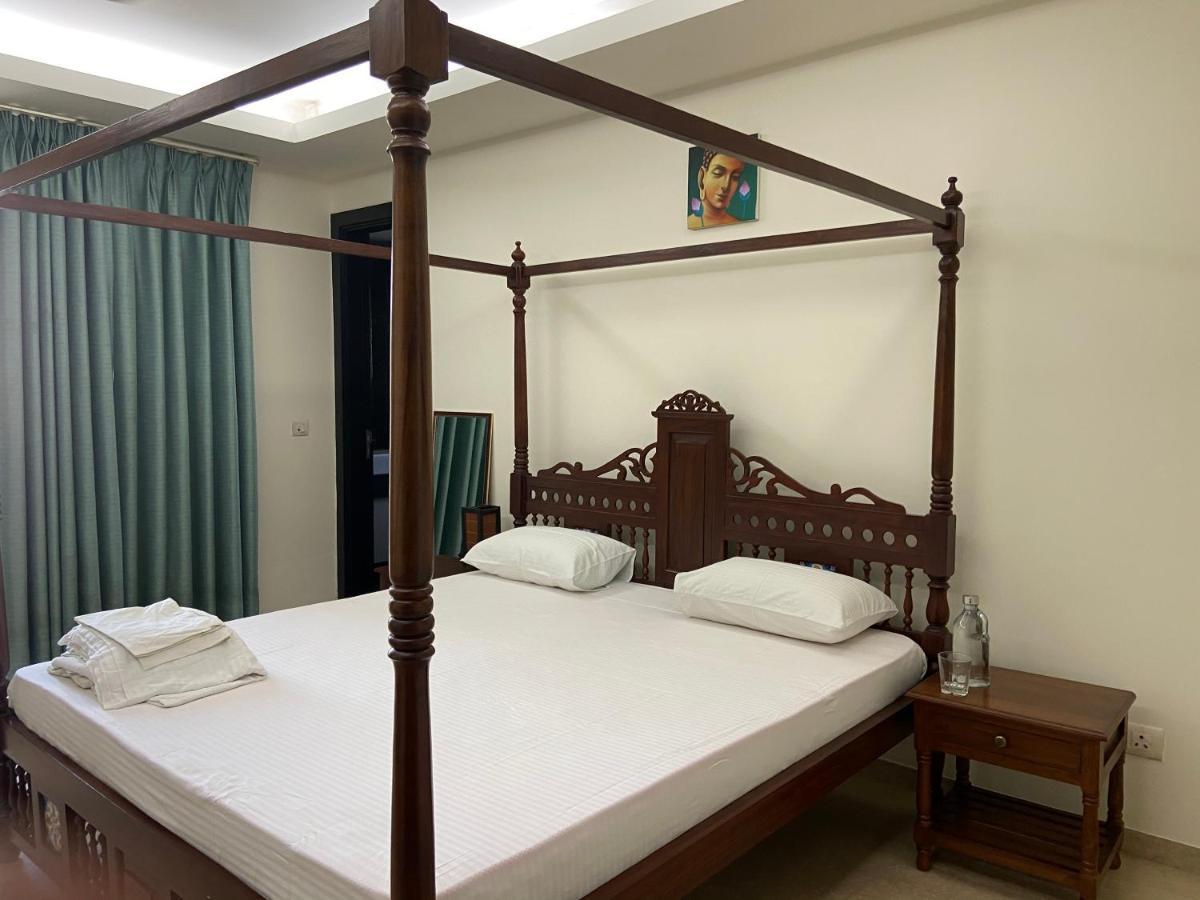 Bed and Breakfast Art House Vasant Vihar Neu-Delhi Exterior foto